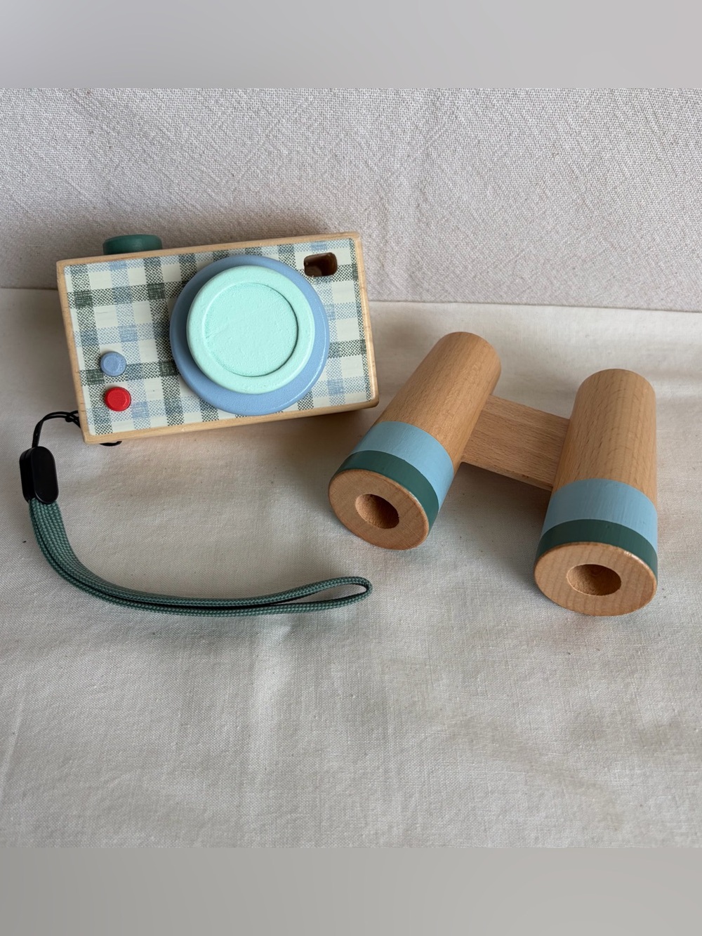 Wooden Montessori Play Camera and Binoculars toys